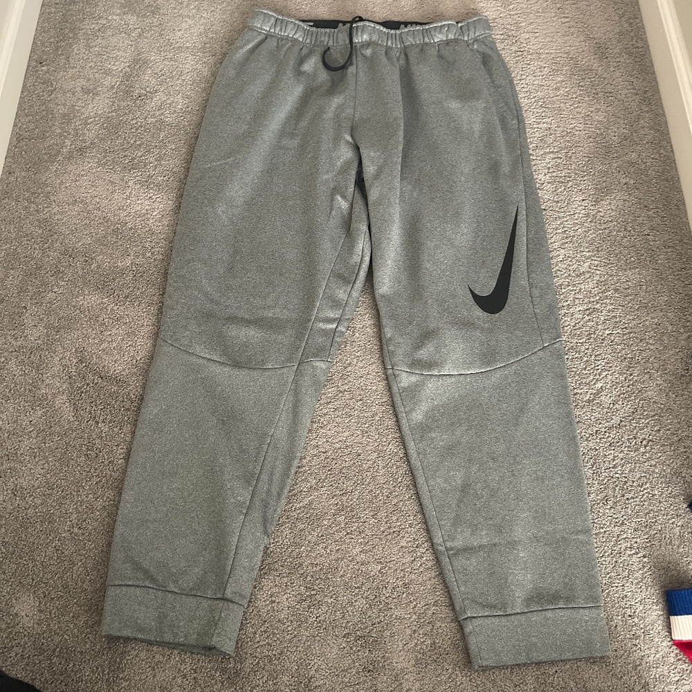 Nike dry fit gray sweatpants